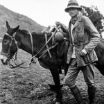 BINGHAM, EXPLORADO JUNTO A SU CABALLO CAMINO A MACHU PICCHU