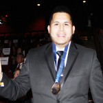 CARLOS ROJAS, FELIZ AL RECIBIR TU PREMIO TUMI 1015