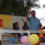 RADHAMES FRENTE A LOS NINOS