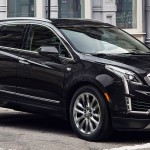 2017_Cadillac_XT5_1