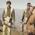 Foto Lurgio Gavilán, de soldado con su arma en la mano