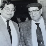 FOTO JAIME ESCLANTE Y EL PERIODISTA ROBERTO BUSTAMANTE AL SER ENTREVISTADO EN 1993