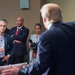 FOTO JORGE RAMOS FRENTE A DONALD TRUMP (FOTO ARCHIVO)
