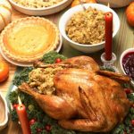 mesa-con-platillos-de-accion-de-gracias