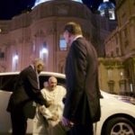 Pope-Francis-electric-car-2- x